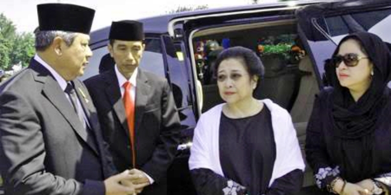 PDIP-Demokrat Debat Buku "Cawe-cawe" Foto : Ist