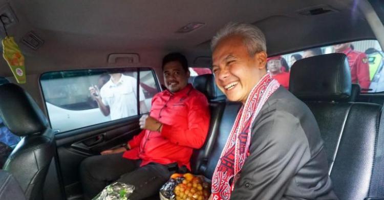 Sambangi Sumut, Ganjar Mesra Bareng Bobby Mantu Jokowi Foto : Ist