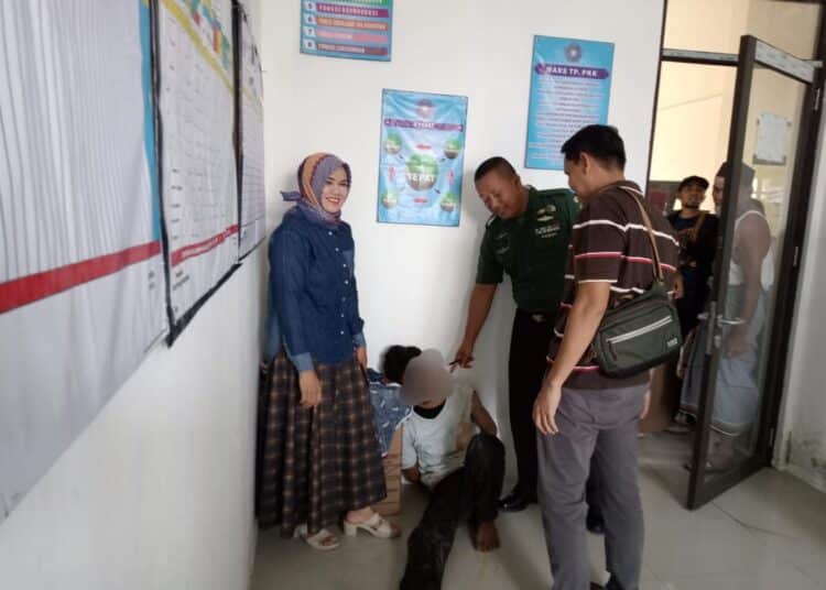 Seorang Pria Diamuk Warga, Diduga Mencuri Kerbau di Cisoka Foto : Ist
