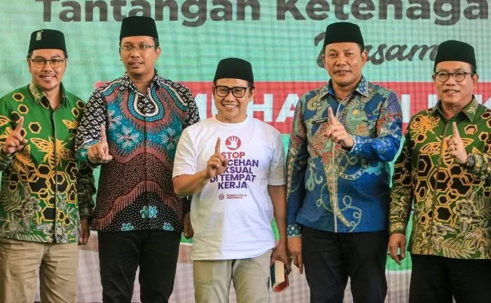 Soal Cawapres Koalisi Gerindra-PKB, Imin: Nunggu PDIP Ketua PKB Muhaimin Iskandar (tengah) disela-sela acara di Sidoardjo, Jawa Timur. Foto : Ist