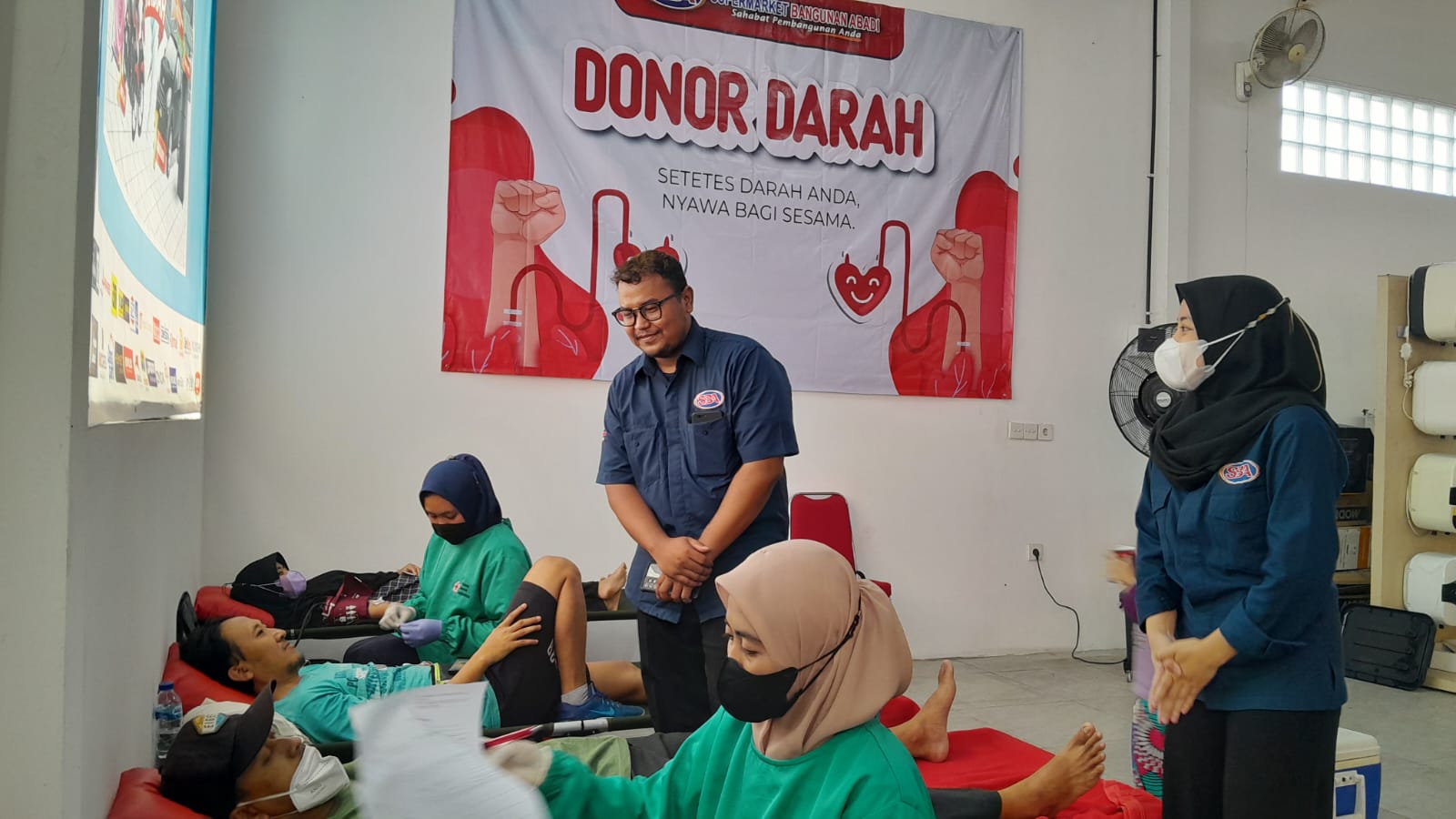 Supermarket Bangunan Abadi Pondok Kacang Barat Tangsel Gelar Donor darah Foto : Ist