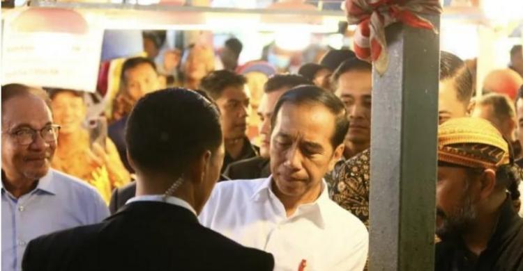 Teriakan Histeris I Love You Pak Jokowi, Hebohkan Pasar Chow Kit Malaysia Foto ::Setpres