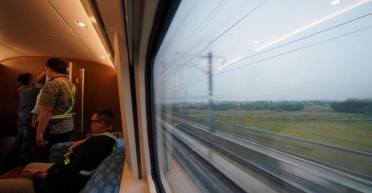 Uji Coba Lancar, Kereta Cepat Jakarta Bandung Tembus 300 KM/Jam Foto : Ist