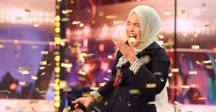 US Embassy Kasih Selamat, Putri Arini Dapat Golden Buzzer Dari Simon Cowell Foto : Ist