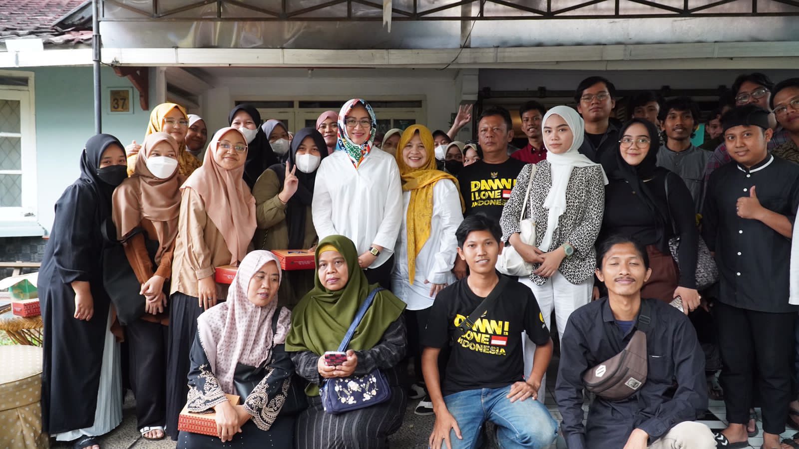 Airin Sebut Gen Z dan Milenial Punya Peran Penting Dalam Dunia Politik Airin Rachmi Diany saat dialog langsung dengan anak muda di Bintaro. Foto : Ist