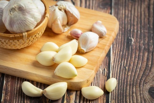 Atasi Masalah Ejakulasi dengan Beberapa Cara Ini Bawang Putih yang mengandung Zinc bagus untuk stamina pria. Foto : Ist