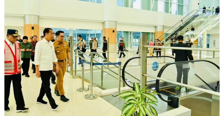 Bandara Kertajati Mulai Hidup, Presiden Happy Banget Foto : Setpres