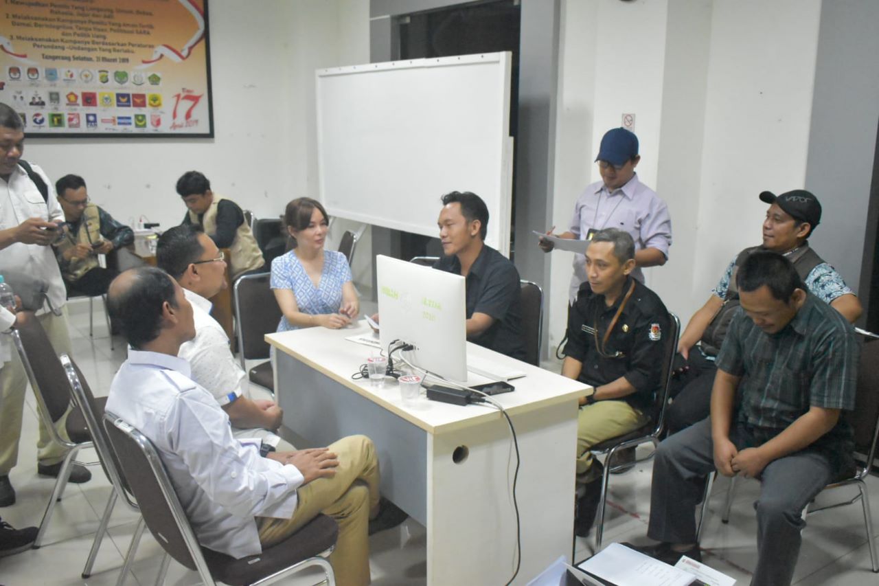 Bawaslu Terus Awasi Proses Verifikasi Perbaikan Berkas Bacaleg Bawaslu Kota Tangsel melakukan pengawasan melekat terhadap proses verifikasi perbaikan berkas Bacaleg.(dra)