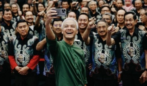 Ganjar Tak Bahas Dukungan Ke Andika Saat Diskusi Dengan Relawan Purnawirawan Foto ': Ist