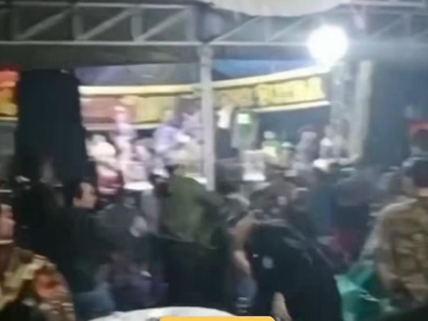 Hajatan di Bekasi Diwarnai Kericuhan Sampai Kursi Beterbangan Foto : Ist
