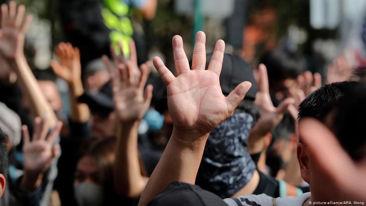 Implementasi Nilai Demokrasi Guna Meningkatkan Partisipasi Masyarakat Dalam Demokrasi Di Indonesia Ilustrasi
