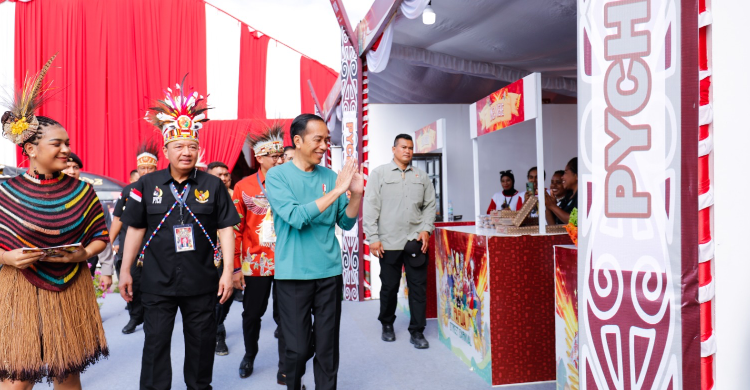Jokowi Buka Papua Street Carnival, Kolaborasi Kemenparekraf dan PYCH Binaan BIN Foto : Setpres