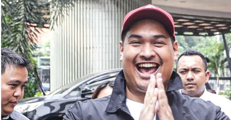 Kesenggol Kasus BTS, Menteri Dito Woles Diminta Mundur Foto : Ist
