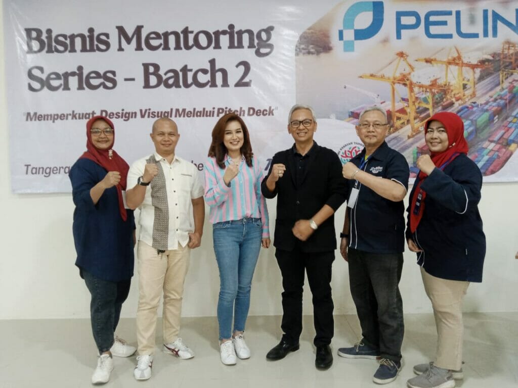 Komunitas UMKM Tangguh Berkibar Beri Penyuluhan Bisnis Monitoring Komunitas UMKM Tangguh Berkibar (TB) Tangsel menyelenggarakan Bisnis Monitoring Melalui Pitch Deck dengan tema “Memperkuat Design Visual Melalui Picth Deck”, di tujuh kecamatan yang dilaksanakan di Aula Kecamatan Setu, Sabtu (16/7).(dra)