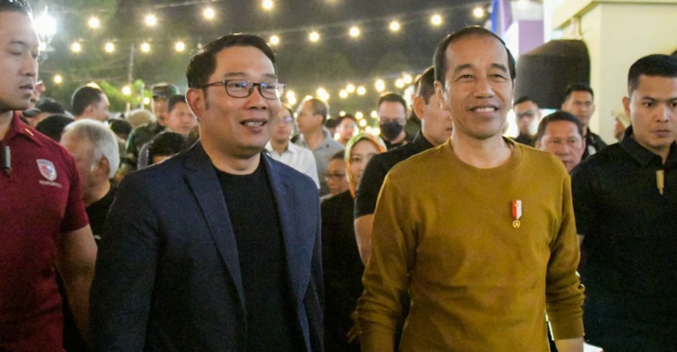 Kunker Ke Bandung, Presiden Jokowi Ngopi Di Park Cikutra Foto : Setpres