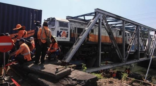 Marak Tabrakan Kereta Api Vs Truk, Ini Penjelasan KAI Foto : Ist