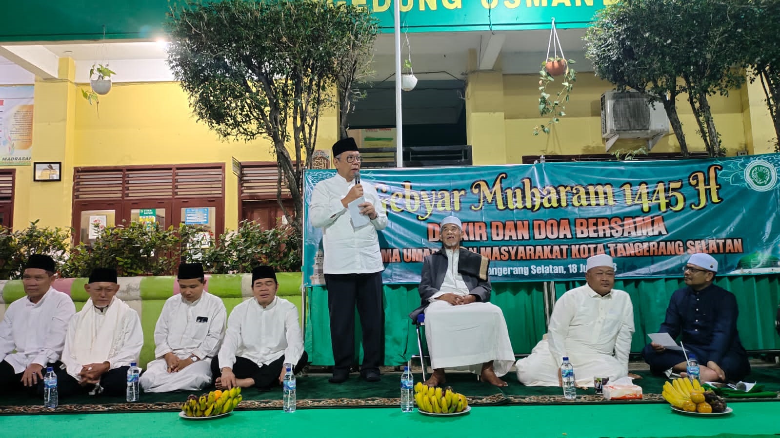 MUI Kota Tangsel Bentuk Mualaf Center Wali Kota Tangsel, Benyamin Davnie menghadiri Gebyar Muharram yang dilaksanakan MUI Tangsel.(dra)
