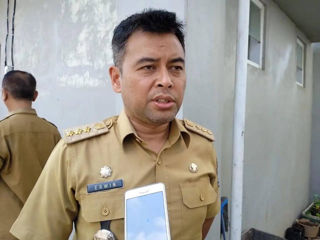 Pasarkan 100 Produk UMKM Warga Di MOUSS Camat Setu Erwin Gemala Putra.