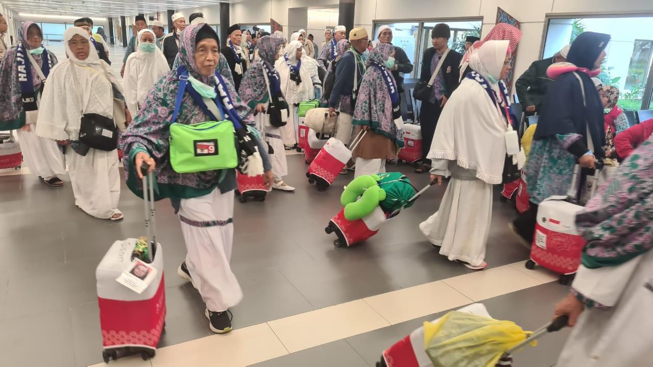 Pemulangan Jemaah Haji Dimulai Hari Ini, Cek Jadwal Kedatangan di 6 Bandara AP Foto : Ist