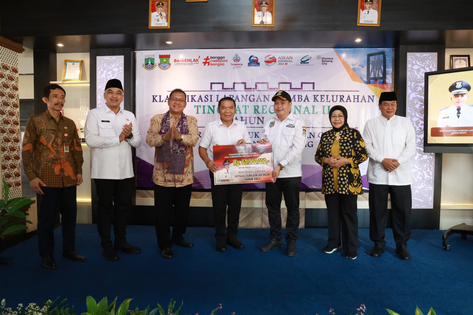 Pj Gubernur Al Muktabar Harapkan Kelurahan Cisauk Menginspirasi Kelurahan dan Desa di Wilayah Provinsi Banten Foto : Humas Pemprov