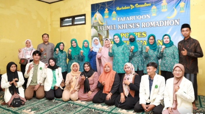 PKK Provinsi Banten Salurkan Bantuan Kepada Yatim, Dhuafa, dan Lansia Foto : Ist