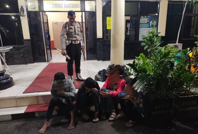 Polisi Amankan 2 Kelompok Yang Akan Balapan Liar Dan Tawuran Di Karawaci Foto : Ist