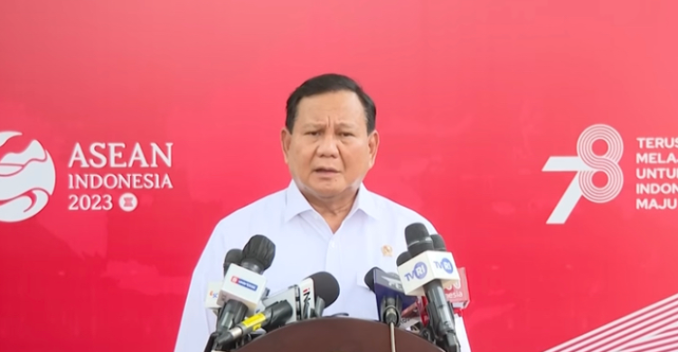 Prabowo Lapor Jokowi: Industri Pertahanan RI Makin Oke, Ada 100 Pesanan CN 235 Foto : Ist