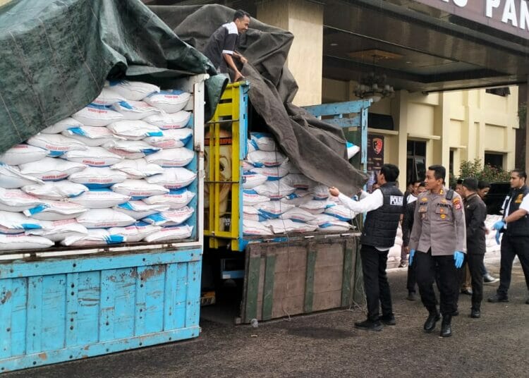 Satreskrim Polres Pandeglang Gagalkan Puluhan Ton Pupuk Bersubsidi Foto : Ist