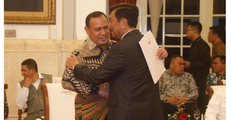 Soal OTT, Luhut Vs Firli, Mahfud Pro Luhut Foto : Ist