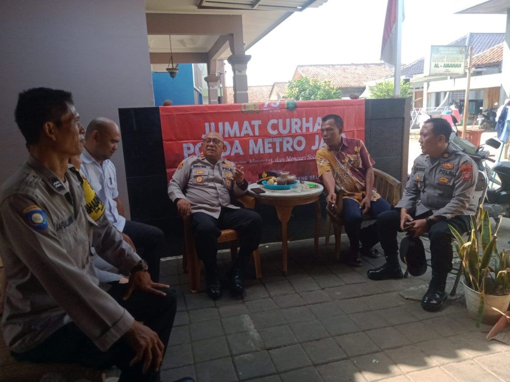 Warga Keranggan Minta Patroli Ditingkatkan Polres Tangsel kembali menggelar kegiatan surhat warga, dan kali ini kegiatan tersebut digelar di Kelurahan Keranggan.(dra)