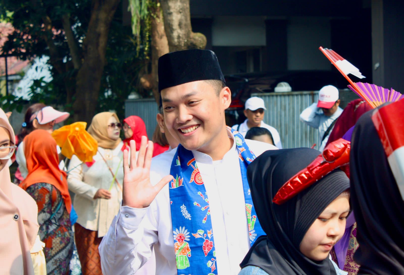Berdiri Di Tengah Masyarakat: Rivo Kumara, Hadir Dalam Aksi Sosial Untuk Meningkatkan Kerukunan Antar Sesama Foto : Ist