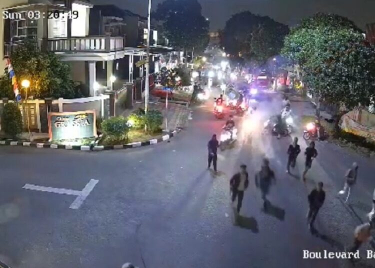 Gangster Mulai Beraksi Di Perumahan Di Kota Tangerang Foto : Ist