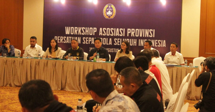 Genjot Kualitas Sepakbola, Ini 4 Arahan Jokowi Ke PSSI Foto : Ist