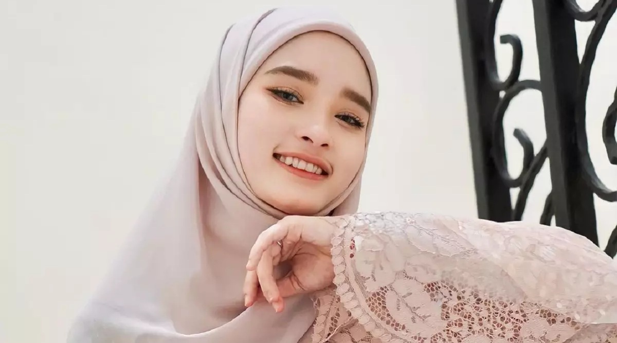 Inara Rusli Dibanjiri Tawaran Kerja, Warganet Masih Nyinyir Foto : Ist