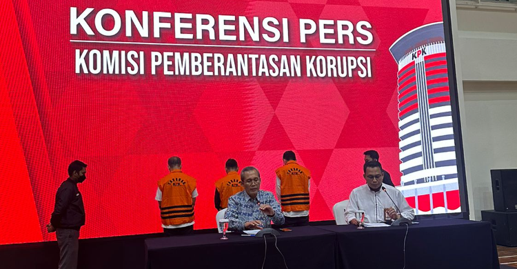 KPK Tetapkan 6 Tersangka Korupsi Penyaluran Bansos Beras, 3 Ditahan Foto '::Ist