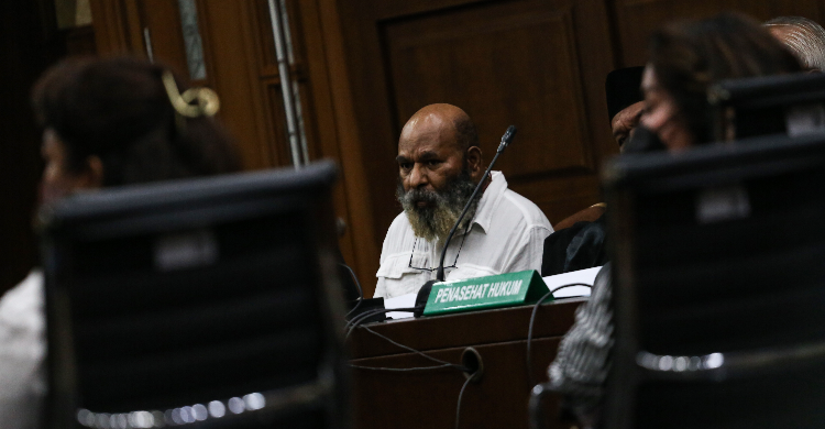 Lukas Enembe Bawa Ratusan Miliar Ke Luar Negeri Foto : Ist