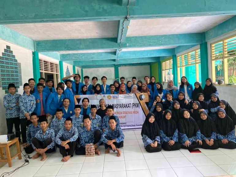 Mahasiswa FH Unpam Sosialisasi Pengembangan Entrepreneurship Bagi Generasi Muda Mahasiswa Unpam khususnya Fakultas Hukum kembali menggelar kegiatan Pengabdian Kepada Masyarakat (PKM). Kali ini kegiatan PKM digelar di SMA Islam Assa’adah,Setu.(dra)