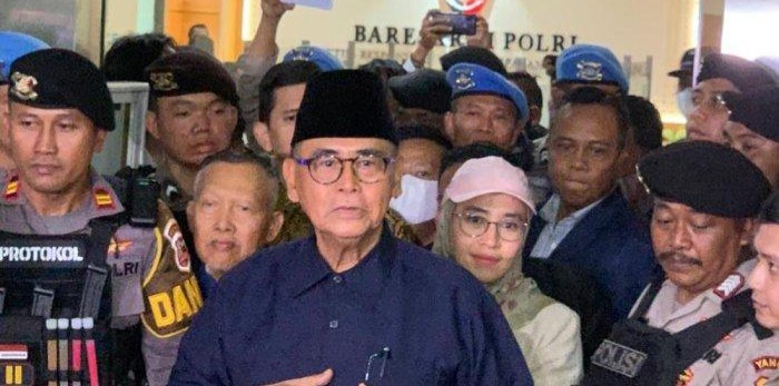 Pasca Panji Gumilang Jadi Tersangka Pengasuh Al Yaitun Panji Gumilang (berpeci), Foto : Ist
