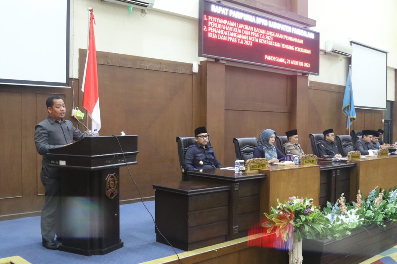 Pemkab Pandeglang Bersama DPRD Sepakati Perubahan KUA-PPAS TA 2023 Anggota Banggar DPRD Pandeglang, Anggaran, Dodi Setiawan, saat membacakan laporan dalam rapat paripurna di Gedung DPRD Pandeglang, Rabu (23/8/2023) sore.(Istimewa)