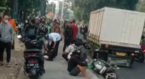 Pemotor Lawan Arah Sebabkan Kecelakaan Truk Di Lenteng Agung Foto : Ist