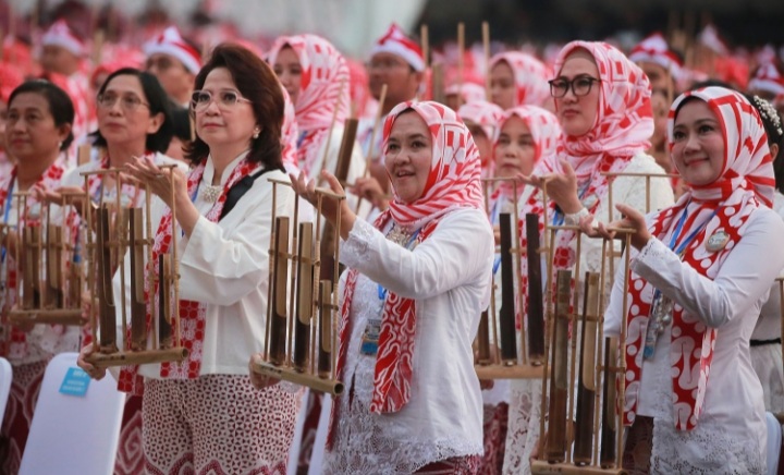 Rombongan PKK Provinsi Banten Ikut Pecahan Rekor Dunia Angklung Foto : Ist