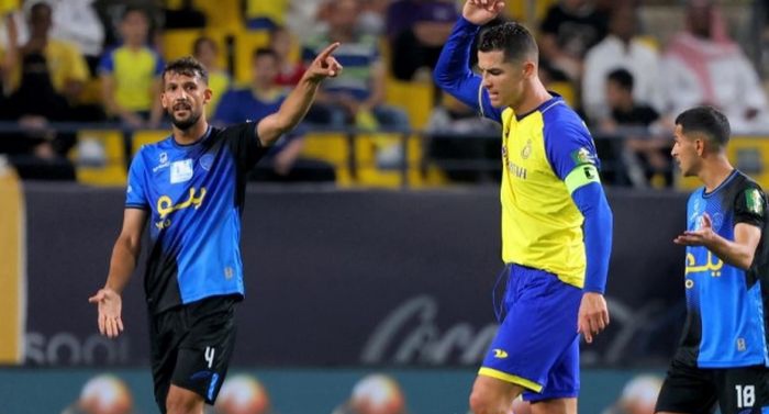 Ronaldo Marah-marah ke Wasit, Al Nassr Kalah 0-2 dari Al Taawoun Foto : Ist