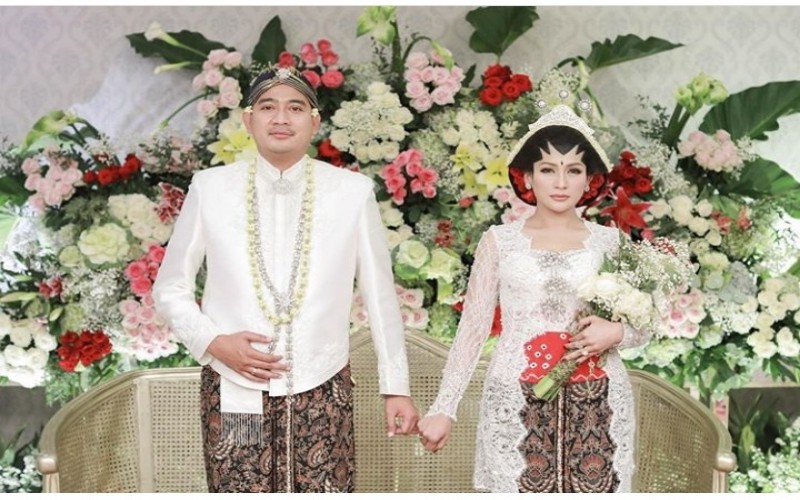 Tata Janeeta, Bantah Rebut Suami Angelina Foto : Ist