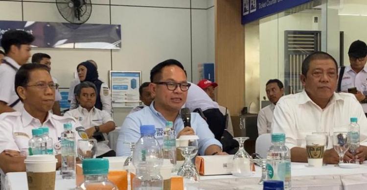 Terintegrasi 4 Moda Transportasi Wamen BUMN I Kartika W. saat memberikan konferensi pers.Foto : Ist
