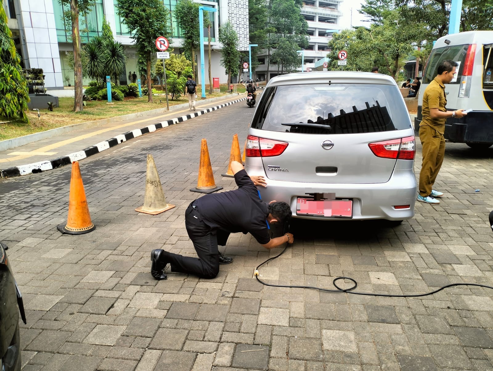 Uji Emisi Hari Kedua, 4 Kendaraan Pegawai Pemkot Tangsel Tak Lolos Pengujian Foto : Ist