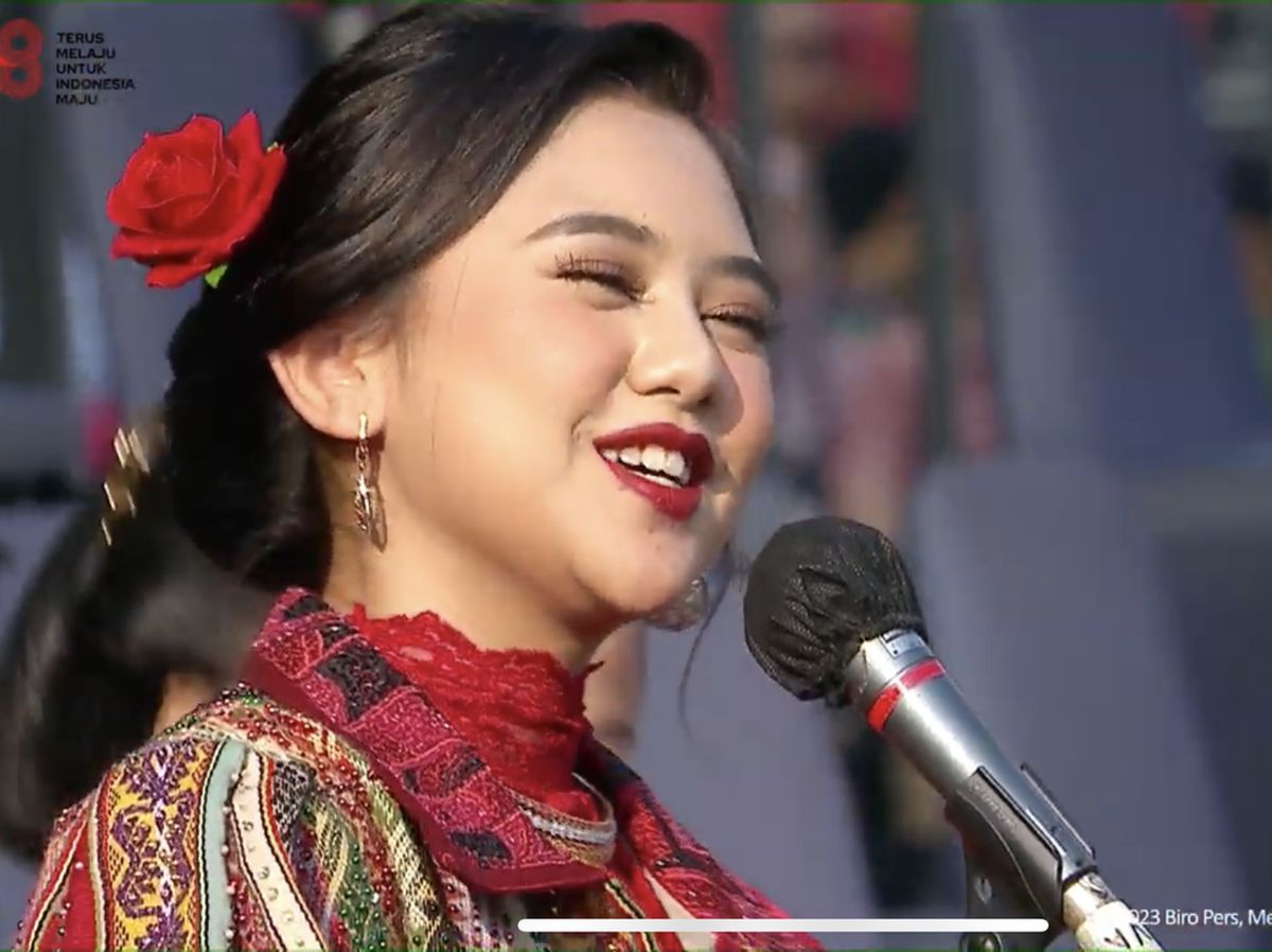 Ziva Magnolya, Merah Merona Di Istana Foto : Ist