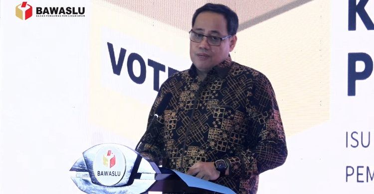 Bawaslu Kasih Warning Nih Anggota Bawaslu Herwyn JH Malonda. Foto : Ist
