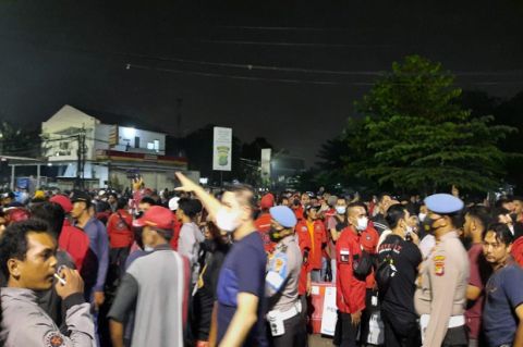 Bentrokan 'Maut' Ormas di Bekasi, 3 Orang Tersangka dan 36 Lainnya Wajib Lapor Foto : Ist