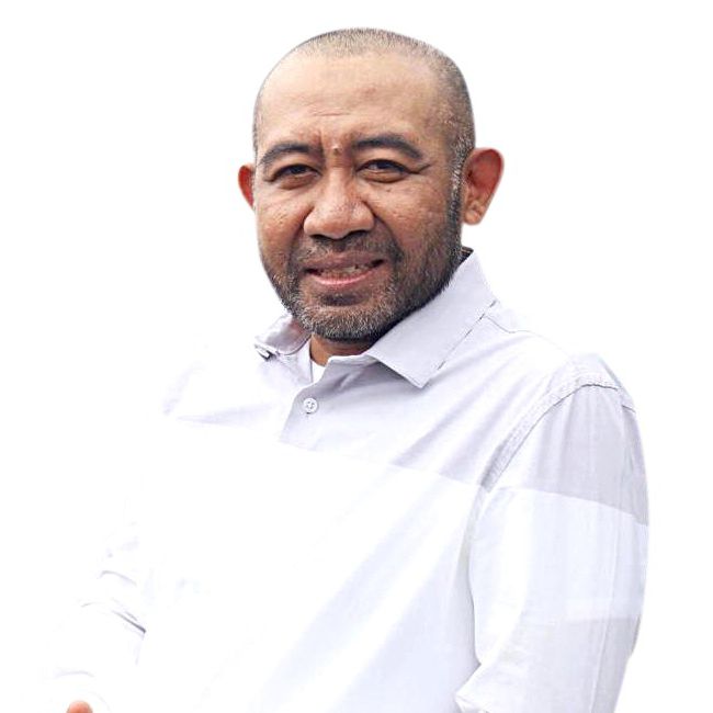 Bisnis, Politik Dan Mahkota Foto : Ist