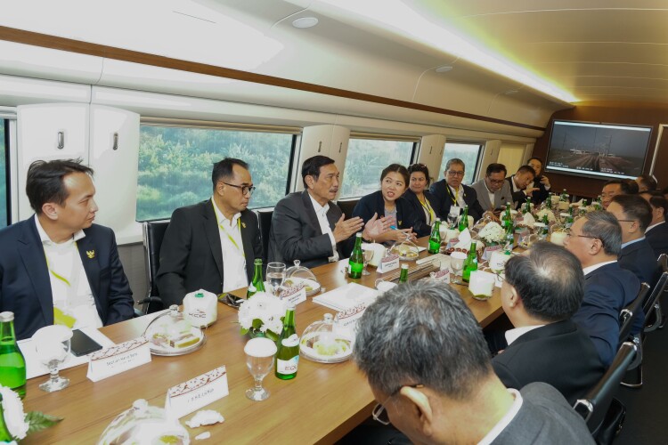Cek Kesiapan Operasional KA Cepat, PM China Didampingi Luhut Dan BKS Foto : Ist